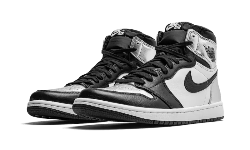 Air Jordan 1 Retro High "Silver Toe"