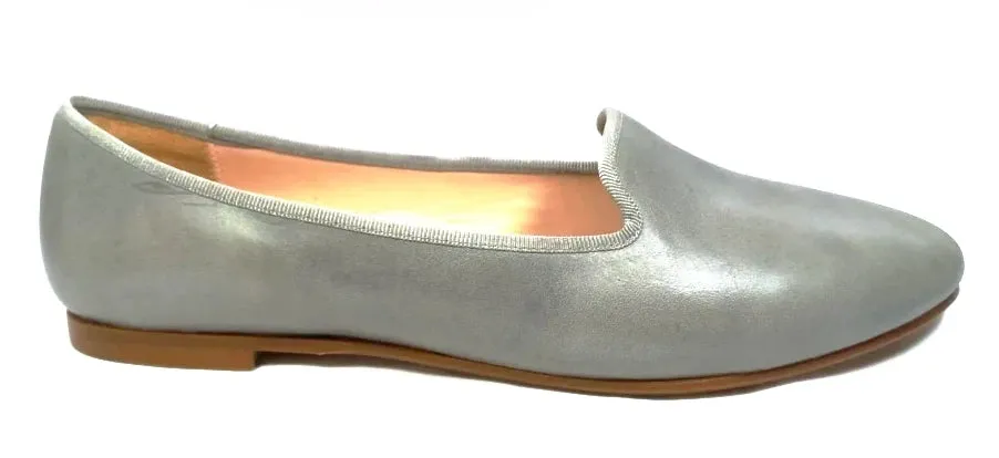 Beberlis Grey Leather Classic Flats