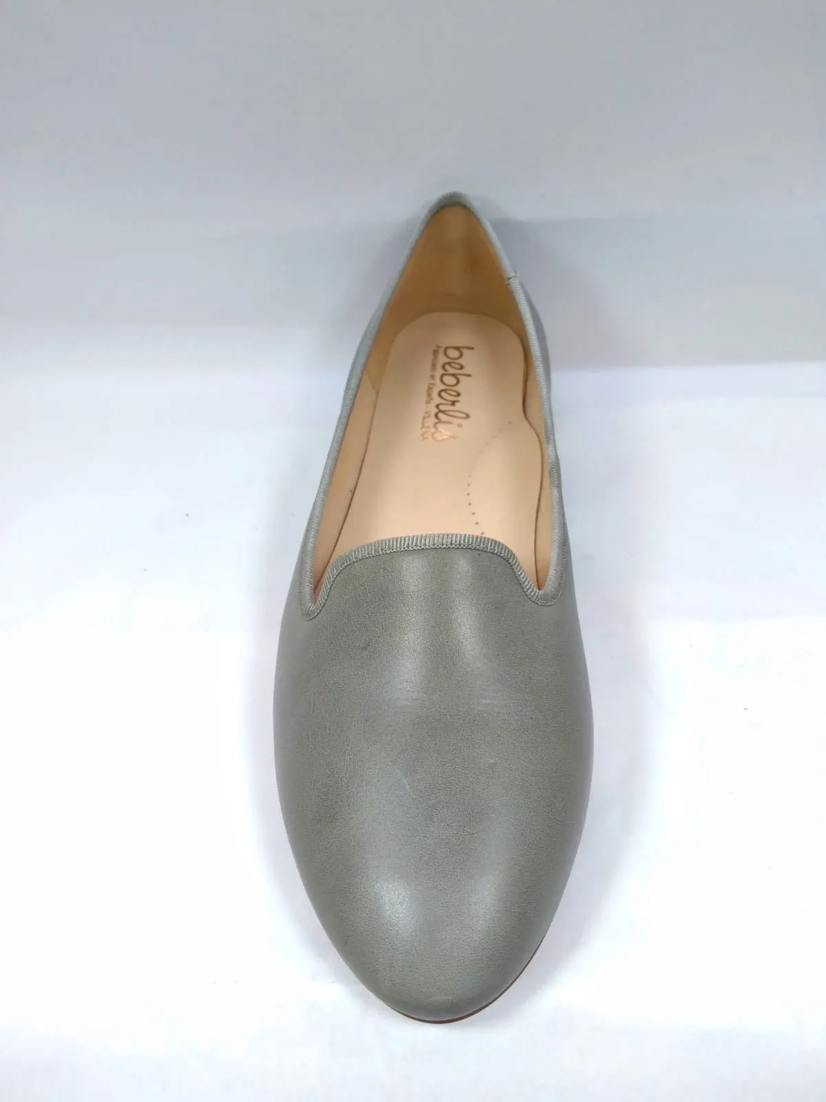 Beberlis Grey Leather Classic Flats