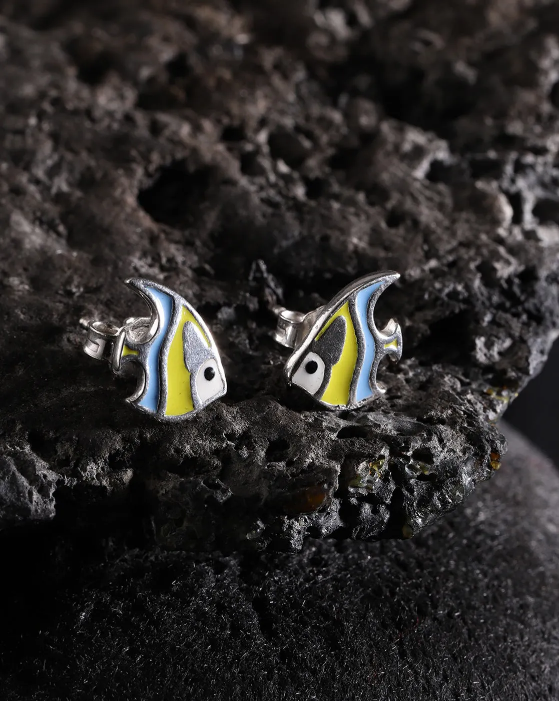 Carlton London 925 Sterling Silver Rhodium Plated Enamel Fish Stud Earring For Girl