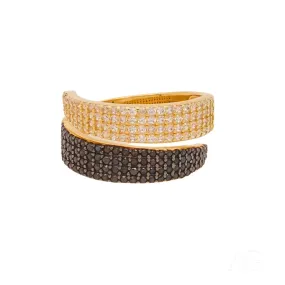 Elegance in Contrast: The 18k Gold Ring Adorned with Black and White CZ