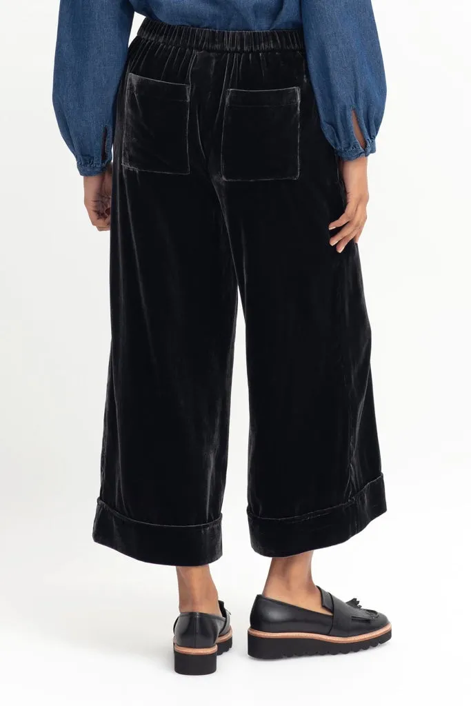 Elk The Label - Metti Velvet Pants - Charcoal