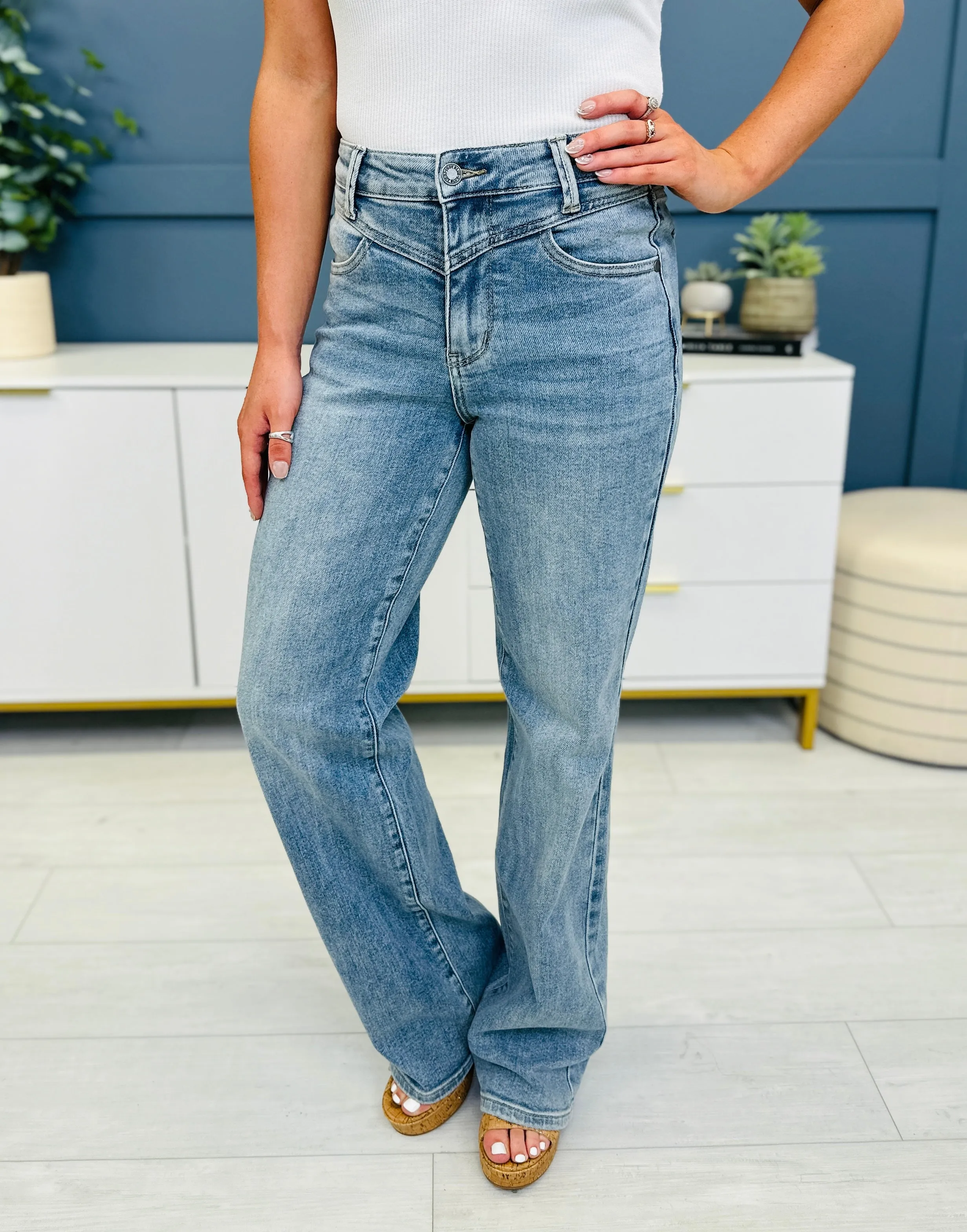 Judy Blue Eyes Wide Open Wide Leg Jeans in Reg/Curvy