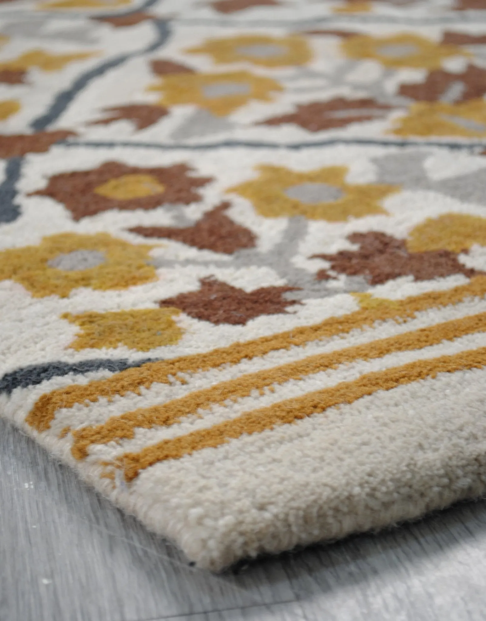 KENZO HANDTUFTED WOOL CARPET