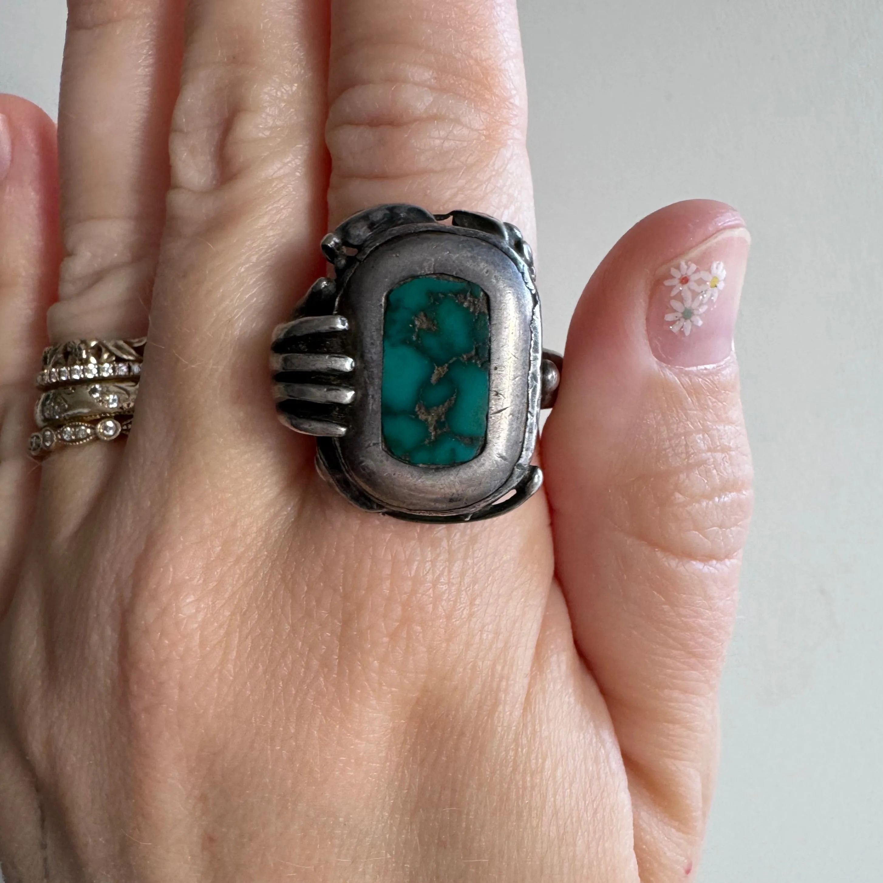 V I N T A G E // mano and magic / sterling silver arts and crafts turquoise and figural hand ring / size 7.75