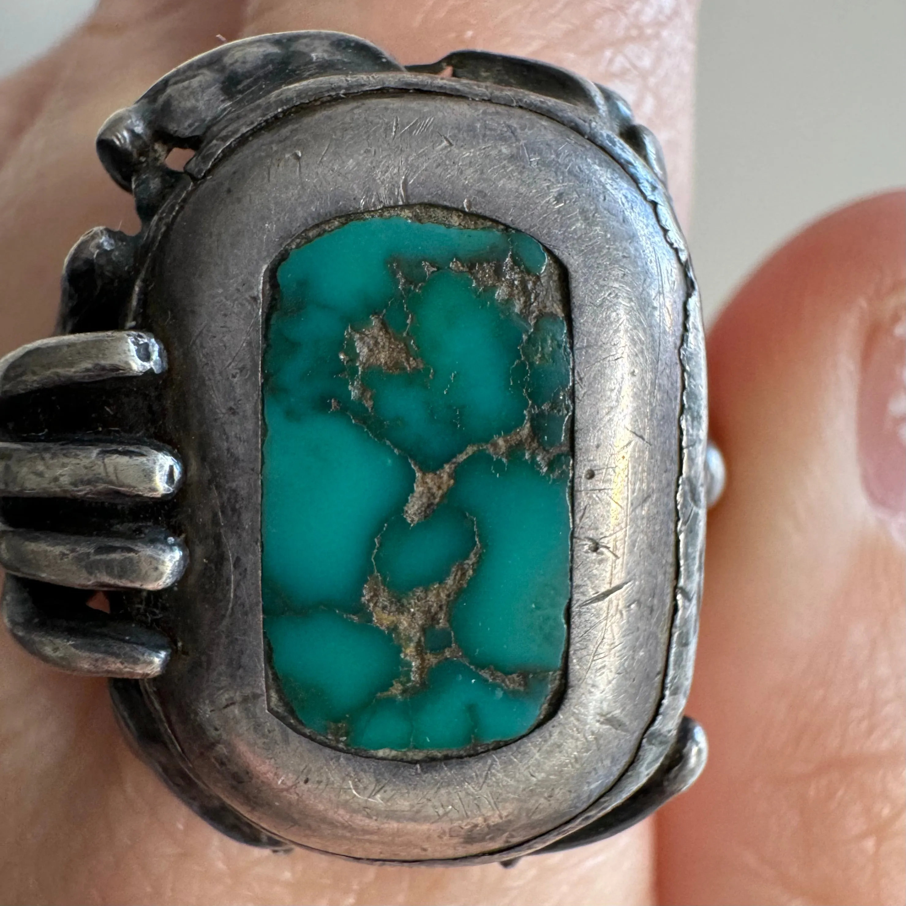 V I N T A G E // mano and magic / sterling silver arts and crafts turquoise and figural hand ring / size 7.75